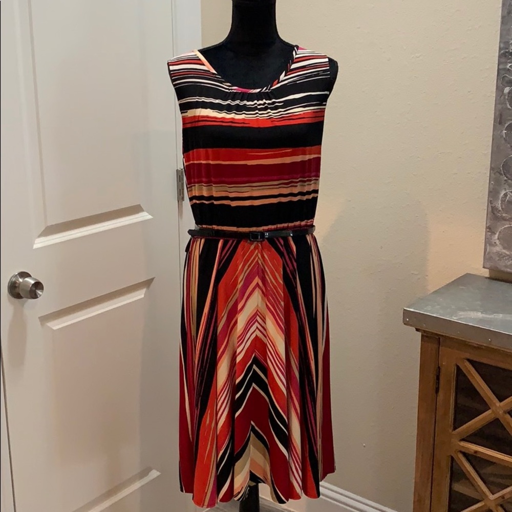 Dress - Picture 2 of 8
